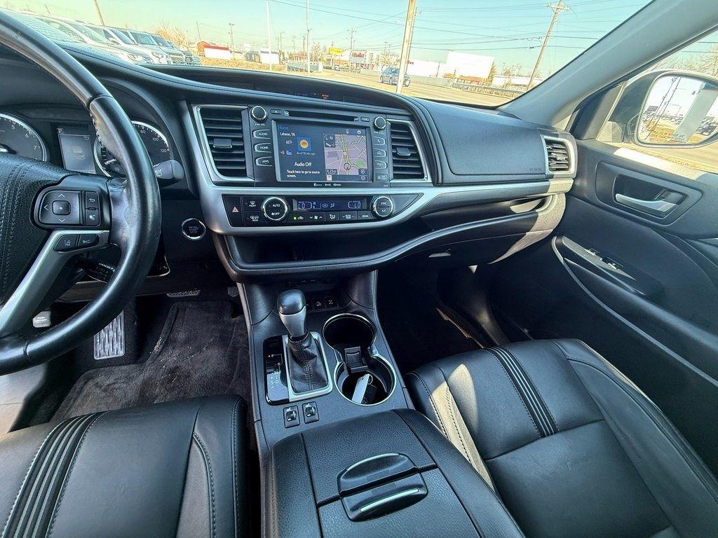 Toyota Highlander SE AWD V6 2017