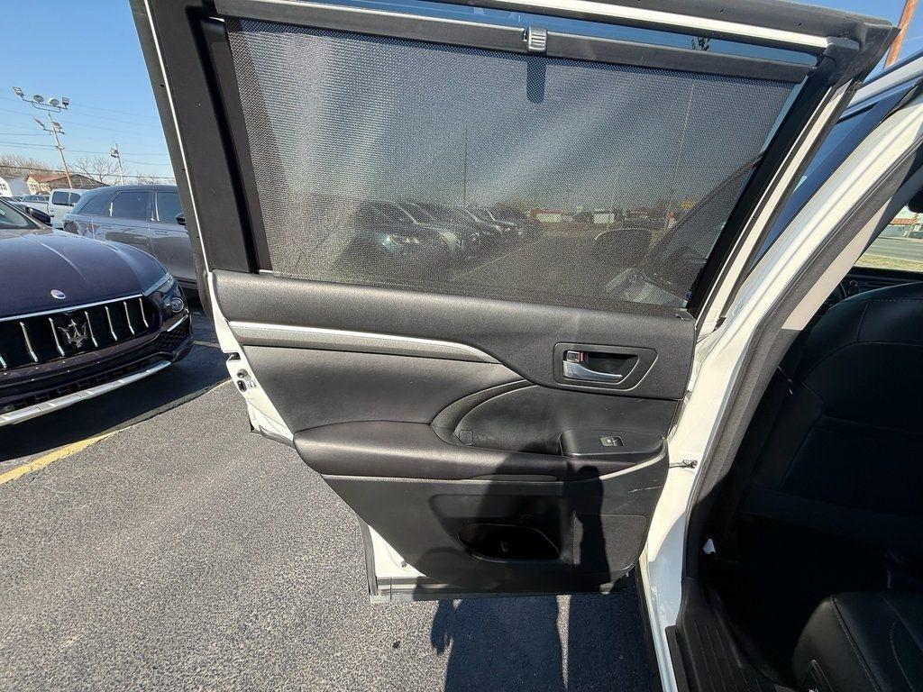 Toyota Highlander SE AWD V6 2017