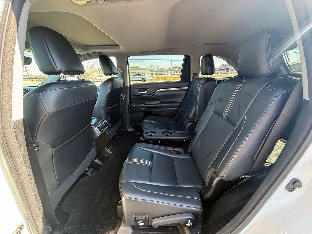 Toyota Highlander SE AWD V6 2017