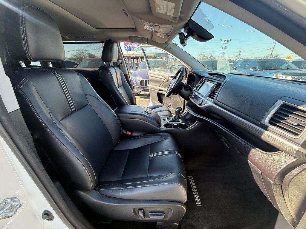 Toyota Highlander SE AWD V6 2017