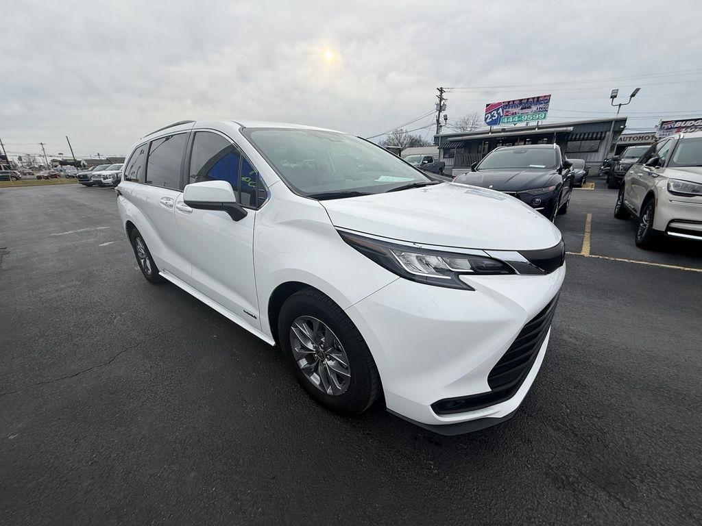 2021 Toyota Sienna LE