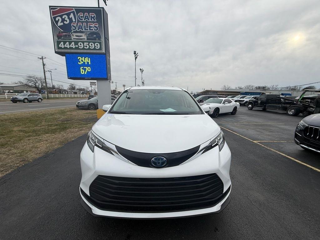 Toyota Sienna LE 8-Passenger AWD 2021