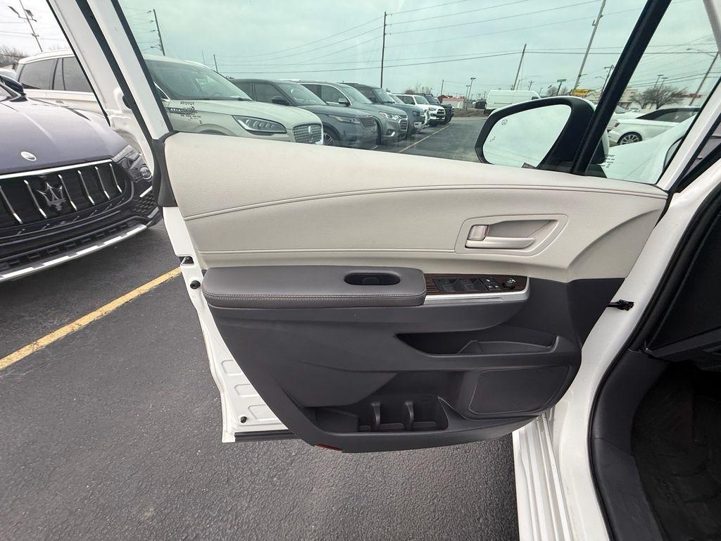 Toyota Sienna LE 8-Passenger AWD 2021