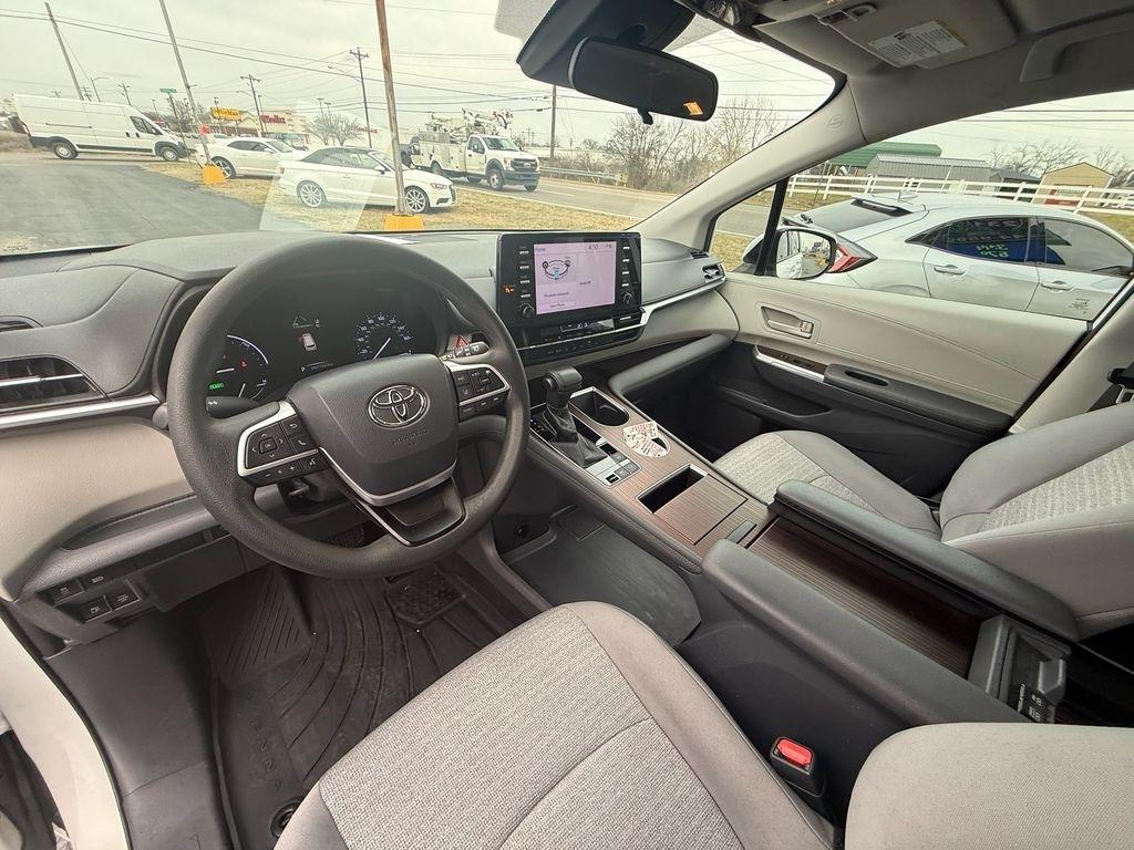 Toyota Sienna LE 8-Passenger AWD 2021