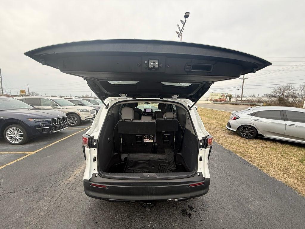 Toyota Sienna LE 8-Passenger AWD 2021
