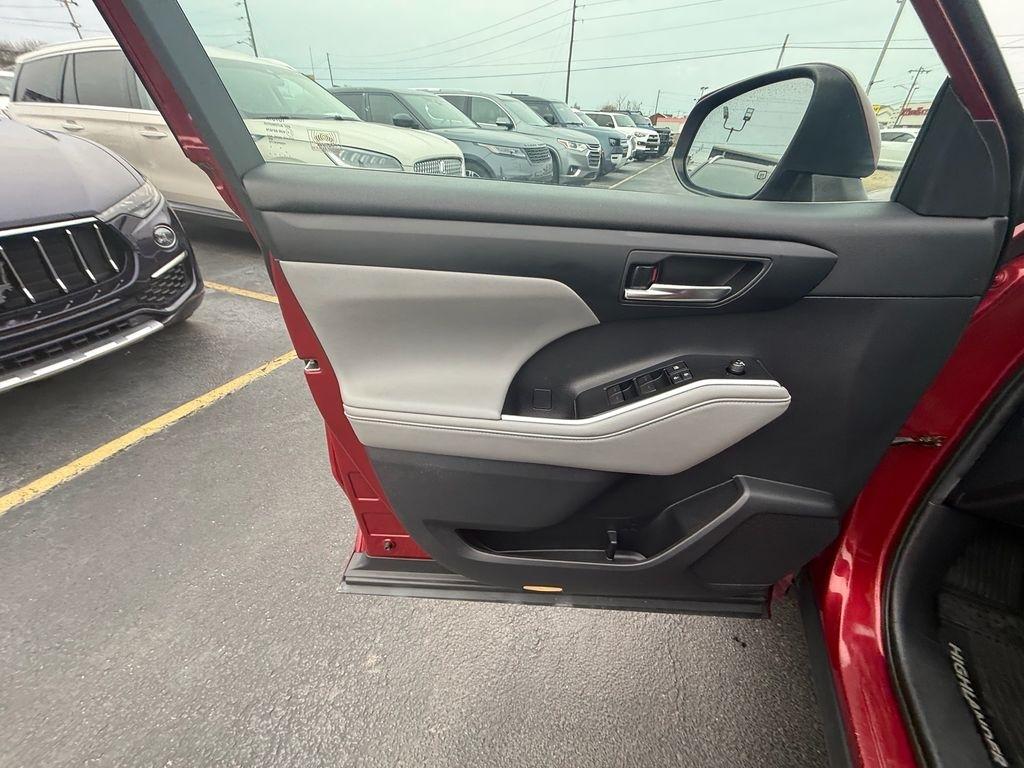 Toyota Highlander XLE FWD V6 2020