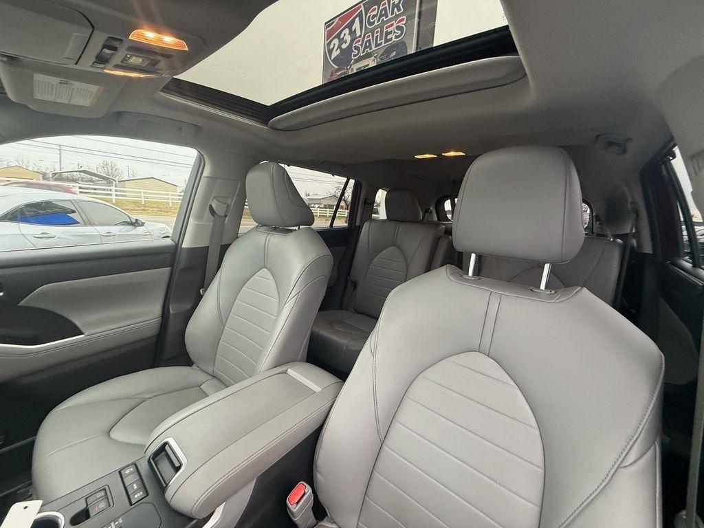 Toyota Highlander XLE FWD V6 2020