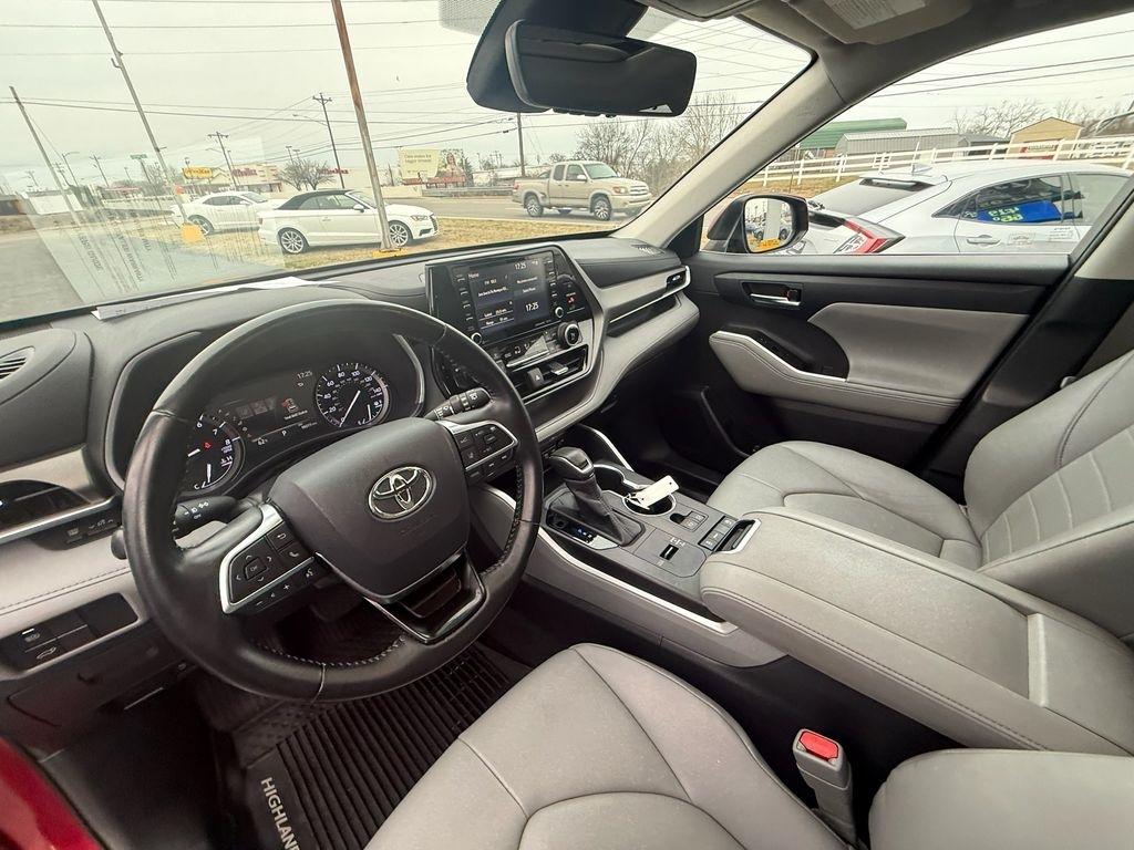 Toyota Highlander XLE FWD V6 2020