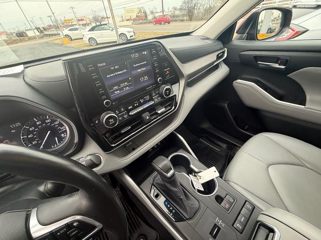 Toyota Highlander XLE FWD V6 2020