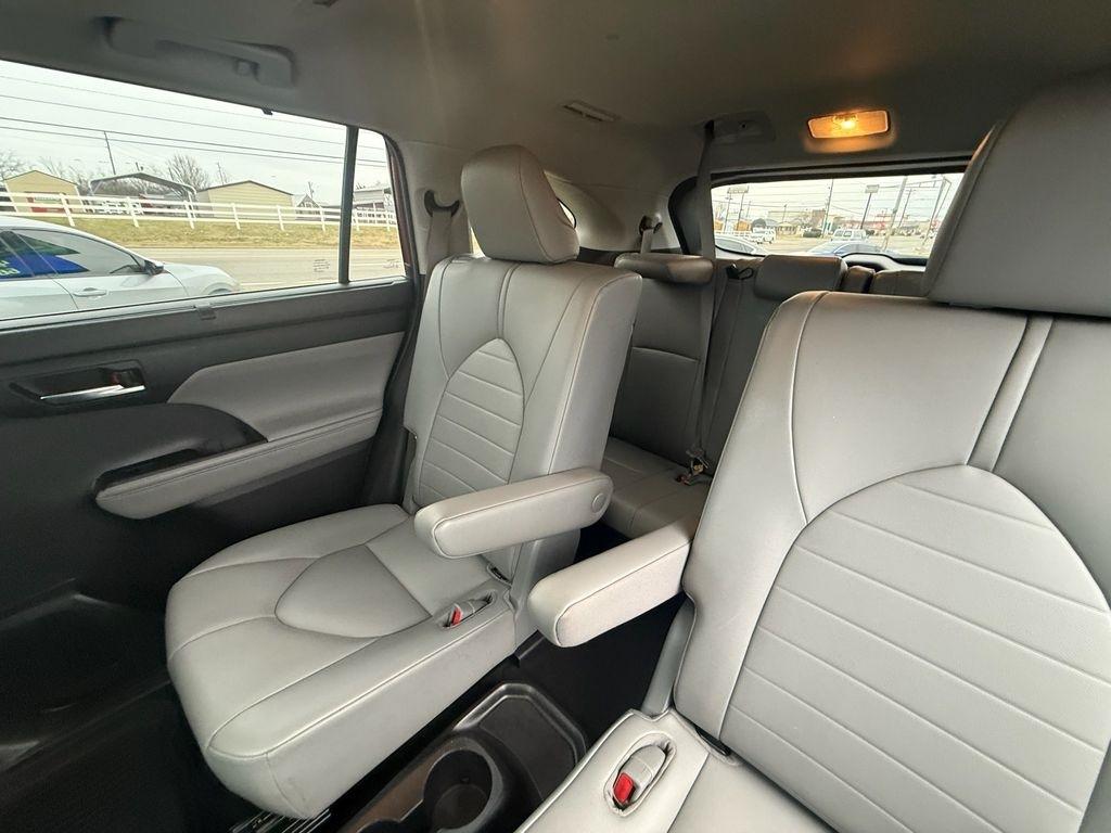 Toyota Highlander XLE FWD V6 2020