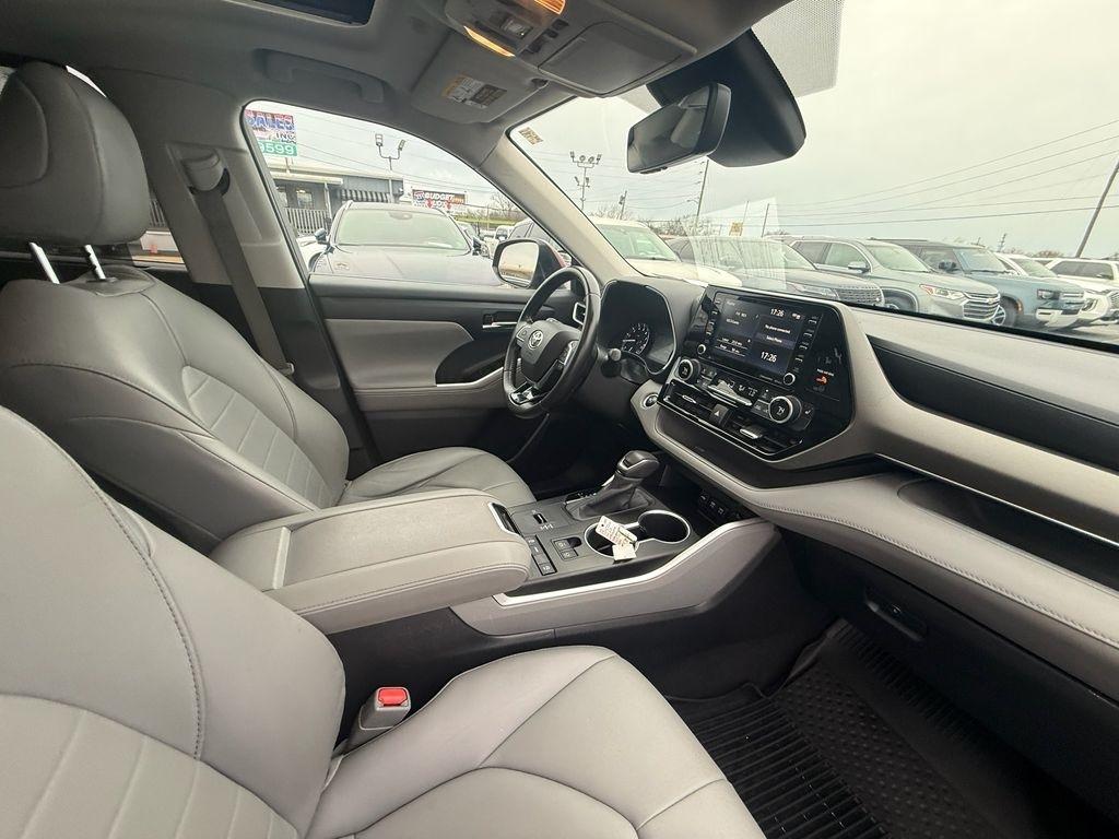 Toyota Highlander XLE FWD V6 2020