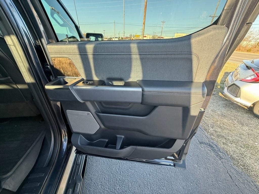 Ford F-150 Lightning Lariat 2022