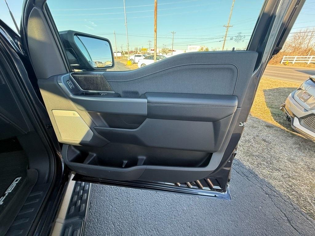 Ford F-150 Lightning Lariat 2022