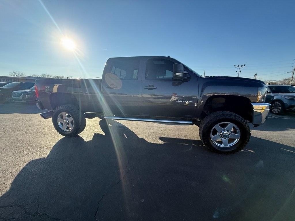 Chevrolet Silverado 2500HD LTZ Crew Cab 4WD 2011