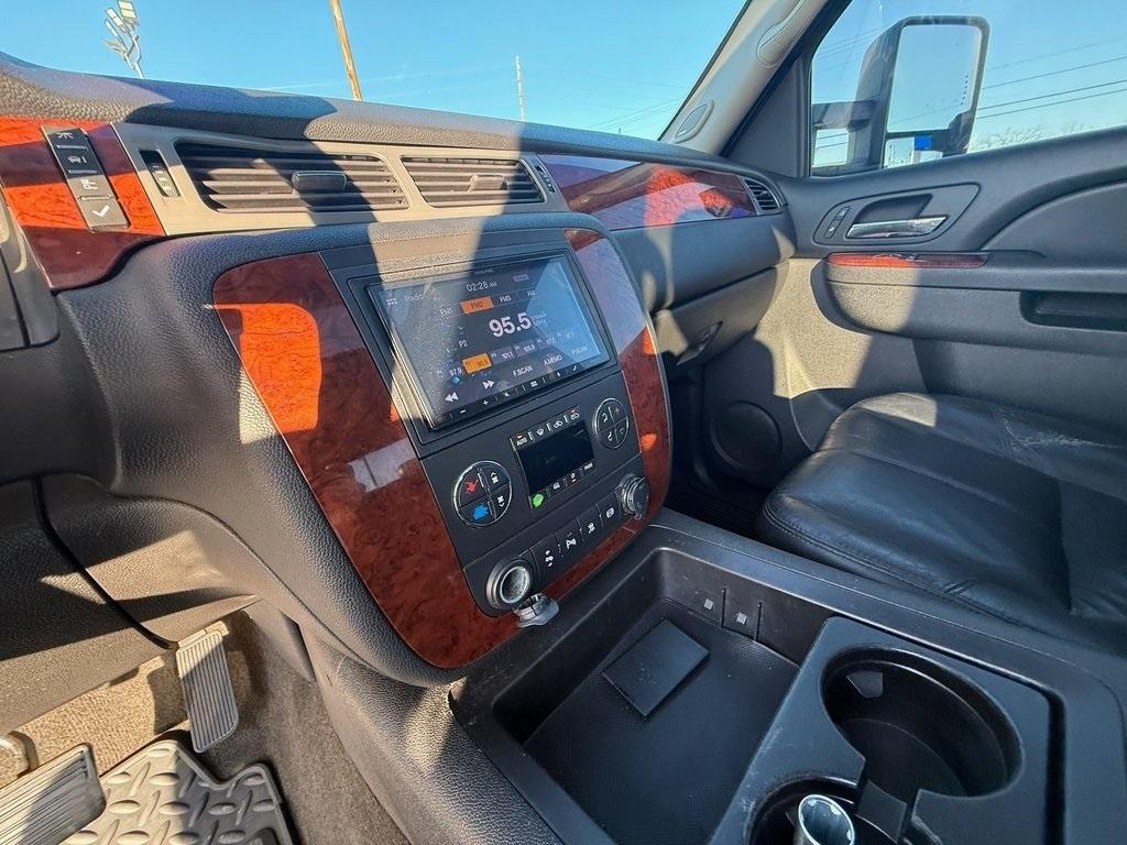 Chevrolet Silverado 2500HD LTZ Crew Cab 4WD 2011