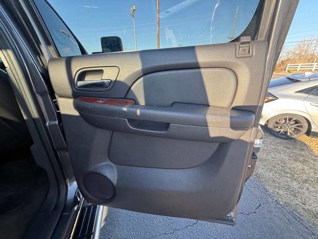 Chevrolet Silverado 2500HD LTZ Crew Cab 4WD 2011