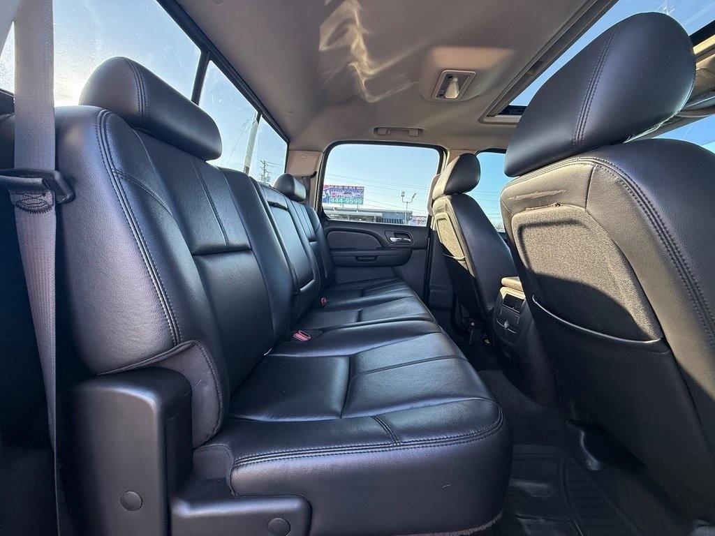 Chevrolet Silverado 2500HD LTZ Crew Cab 4WD 2011