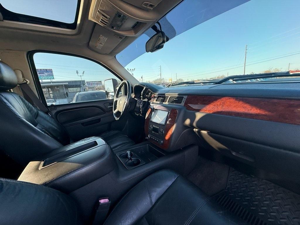 Chevrolet Silverado 2500HD LTZ Crew Cab 4WD 2011