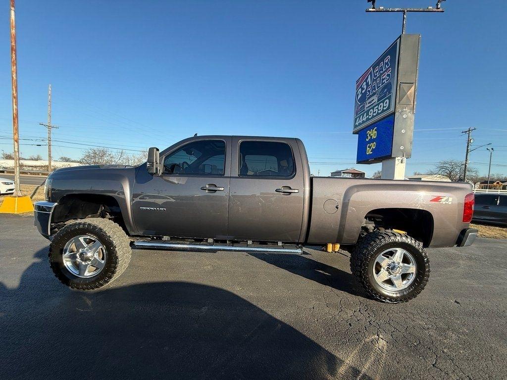 Chevrolet Silverado 2500HD LTZ Crew Cab 4WD 2011