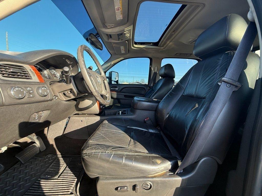 Chevrolet Silverado 2500HD LTZ Crew Cab 4WD 2011