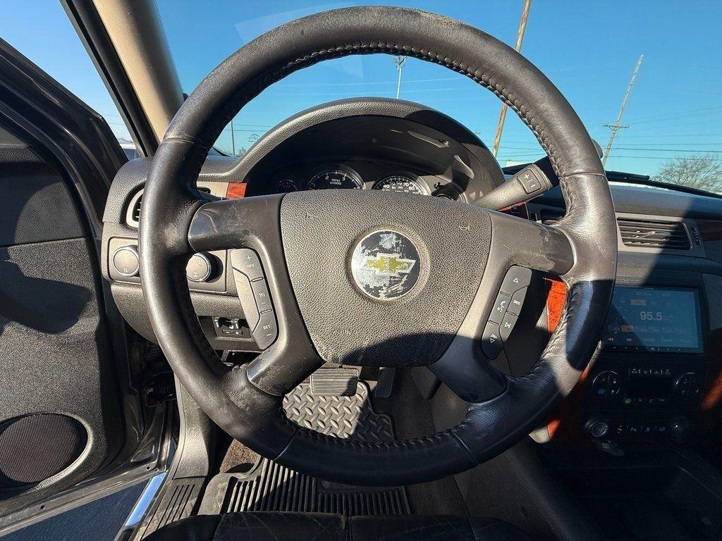 Chevrolet Silverado 2500HD LTZ Crew Cab 4WD 2011