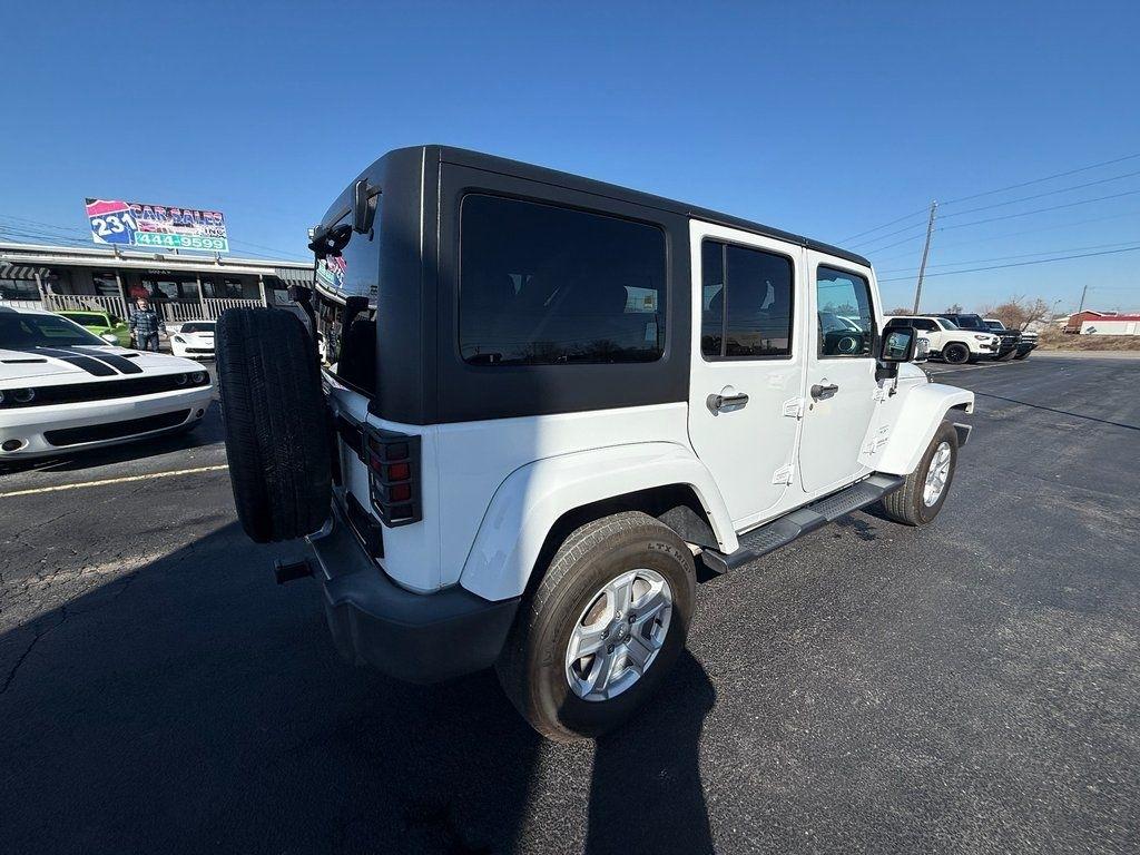 Jeep Wrangler Unlimited Sahara 4WD 2017