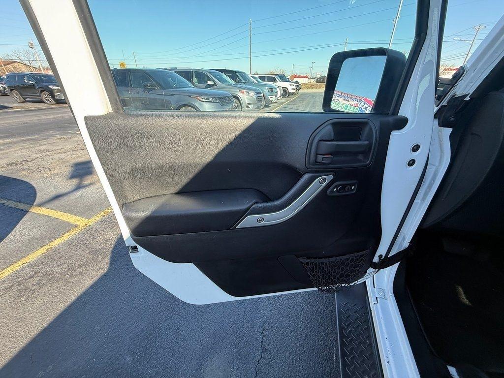 Jeep Wrangler Unlimited Sahara 4WD 2017