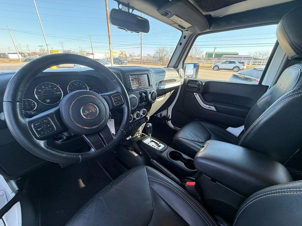 Jeep Wrangler Unlimited Sahara 4WD 2017