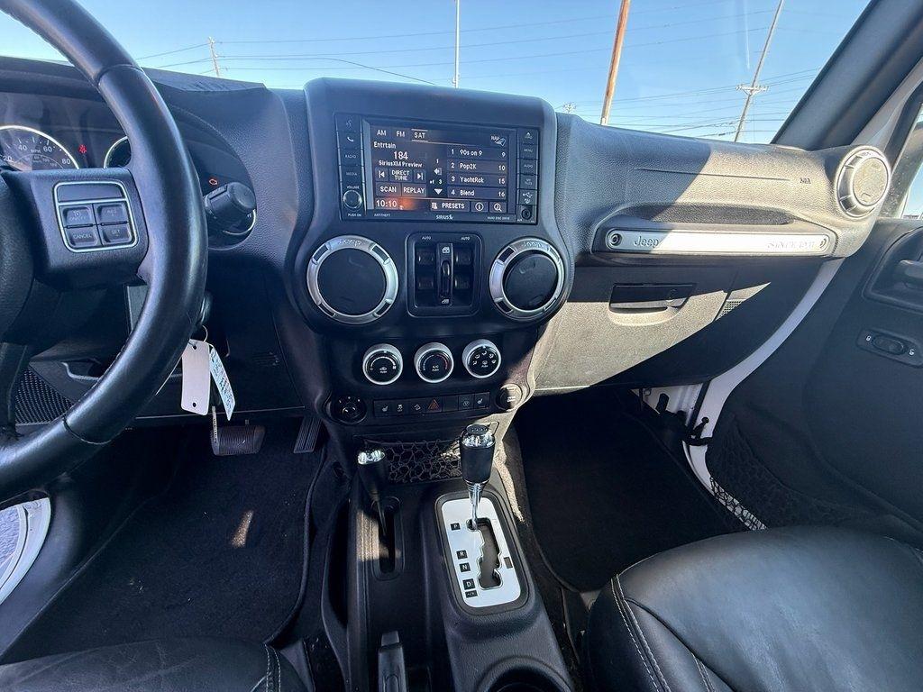 Jeep Wrangler Unlimited Sahara 4WD 2017