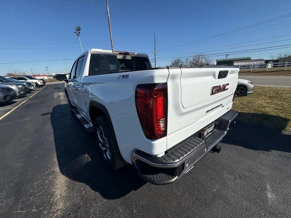 GMC Sierra 1500 SLT Crew Cab 4WD 2025