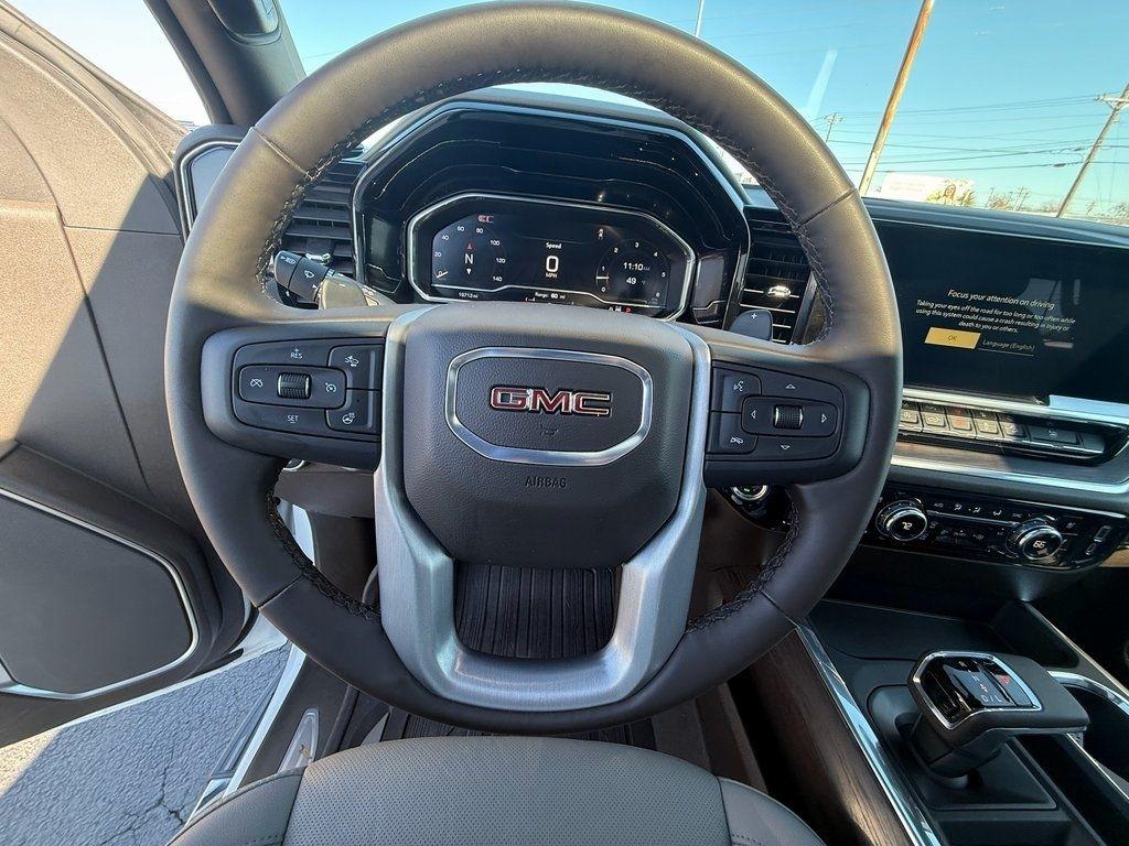 GMC Sierra 1500 SLT Crew Cab 4WD 2025