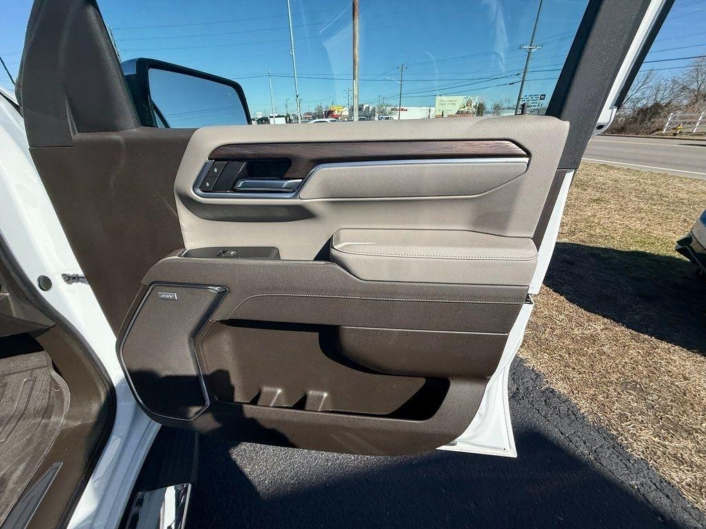 GMC Sierra 1500 SLT Crew Cab 4WD 2025