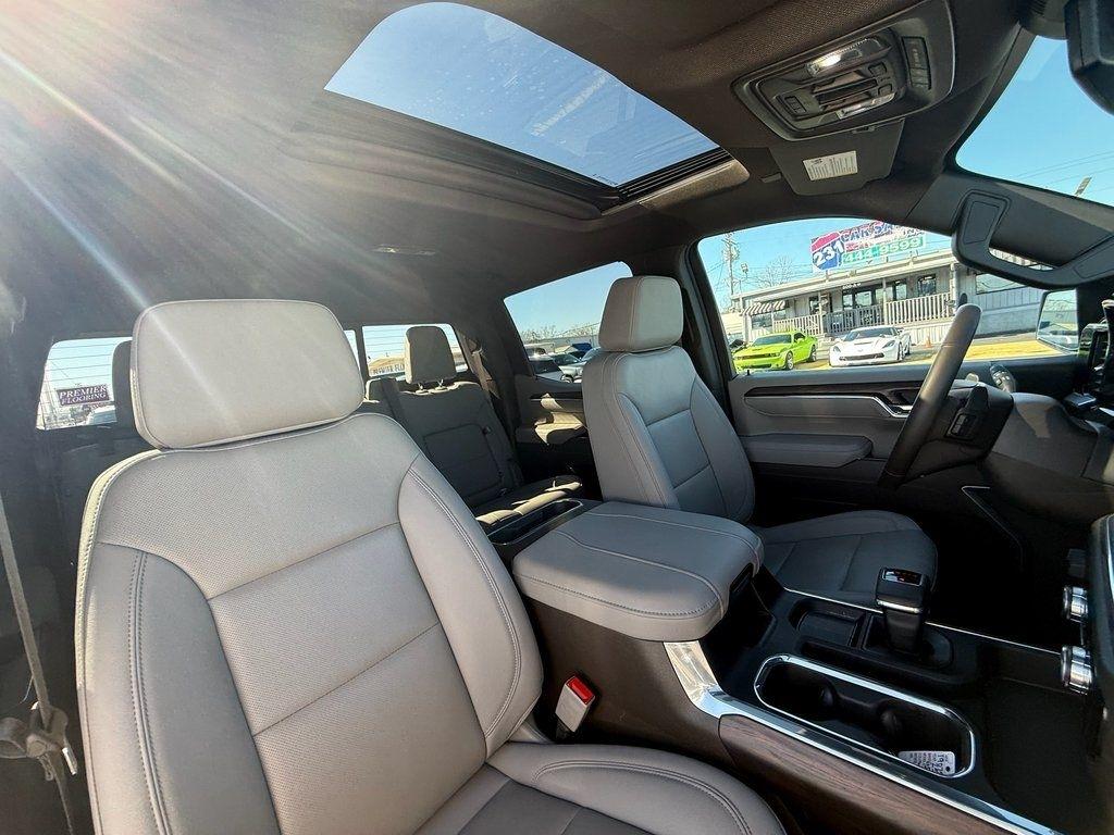 GMC Sierra 1500 SLT Crew Cab 4WD 2025