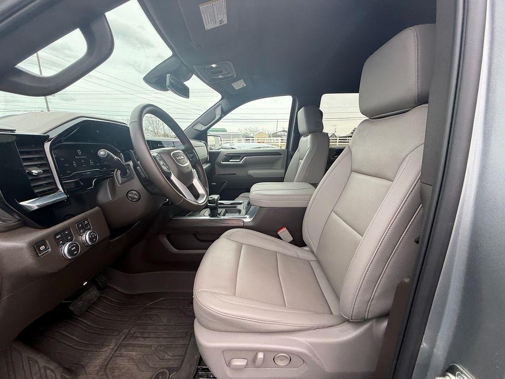 GMC Sierra 1500 SLT Crew Cab 4WD 2025