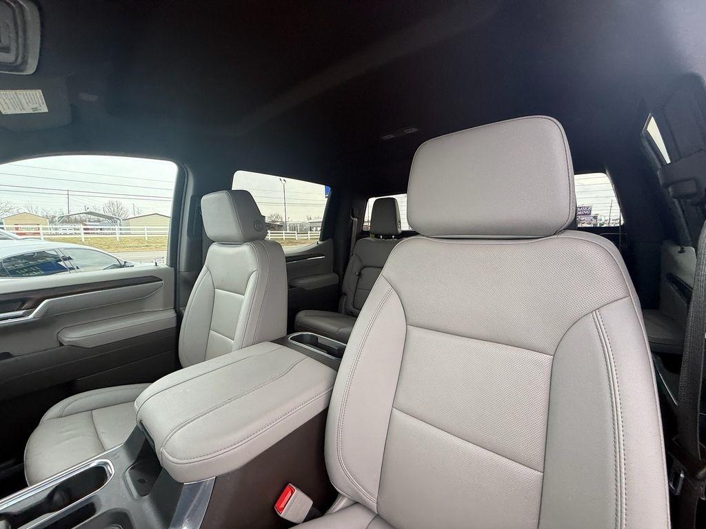 GMC Sierra 1500 SLT Crew Cab 4WD 2025