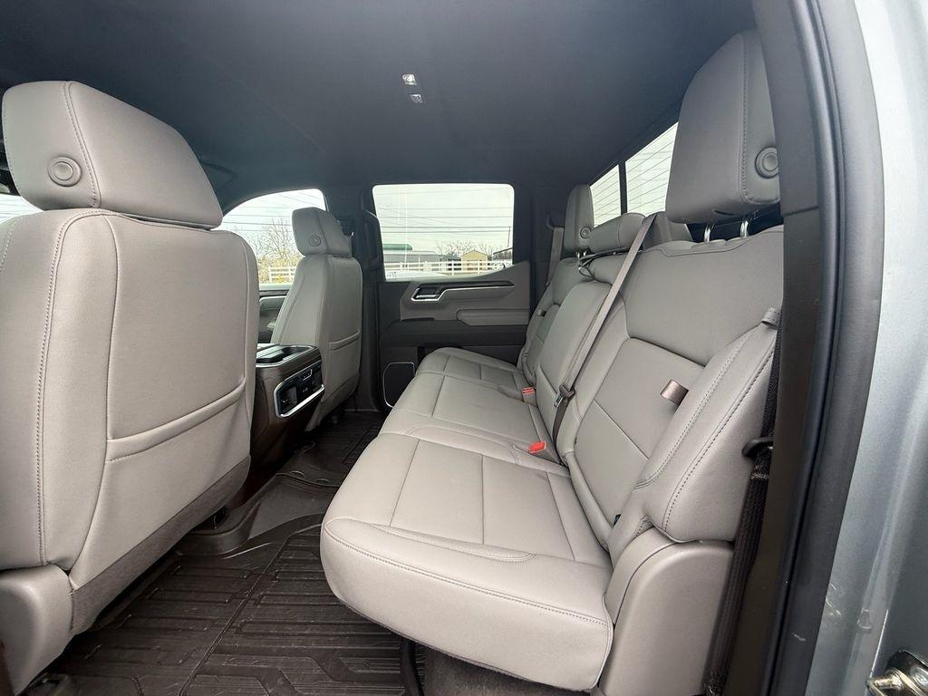 GMC Sierra 1500 SLT Crew Cab 4WD 2025