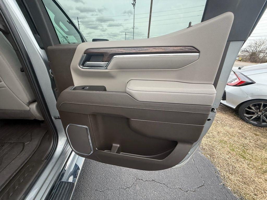 GMC Sierra 1500 SLT Crew Cab 4WD 2025