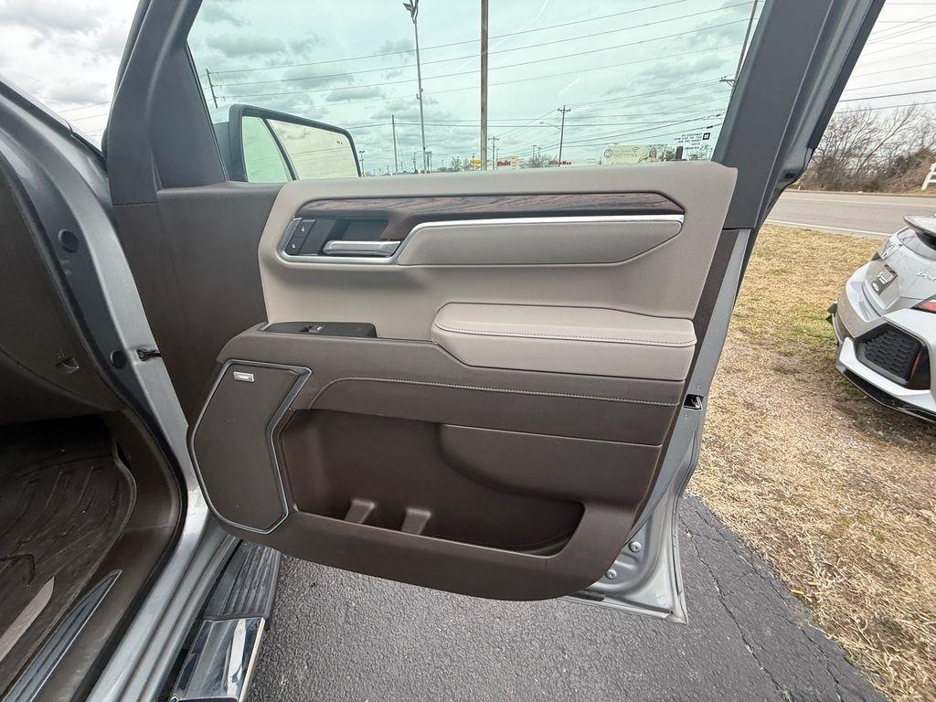 GMC Sierra 1500 SLT Crew Cab 4WD 2025