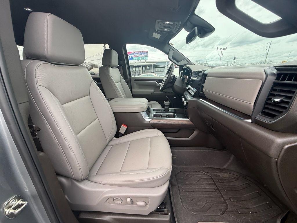 GMC Sierra 1500 SLT Crew Cab 4WD 2025