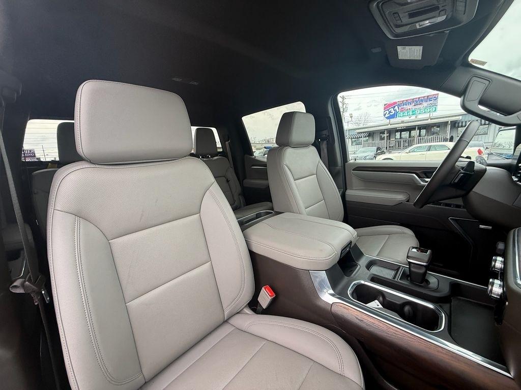 GMC Sierra 1500 SLT Crew Cab 4WD 2025