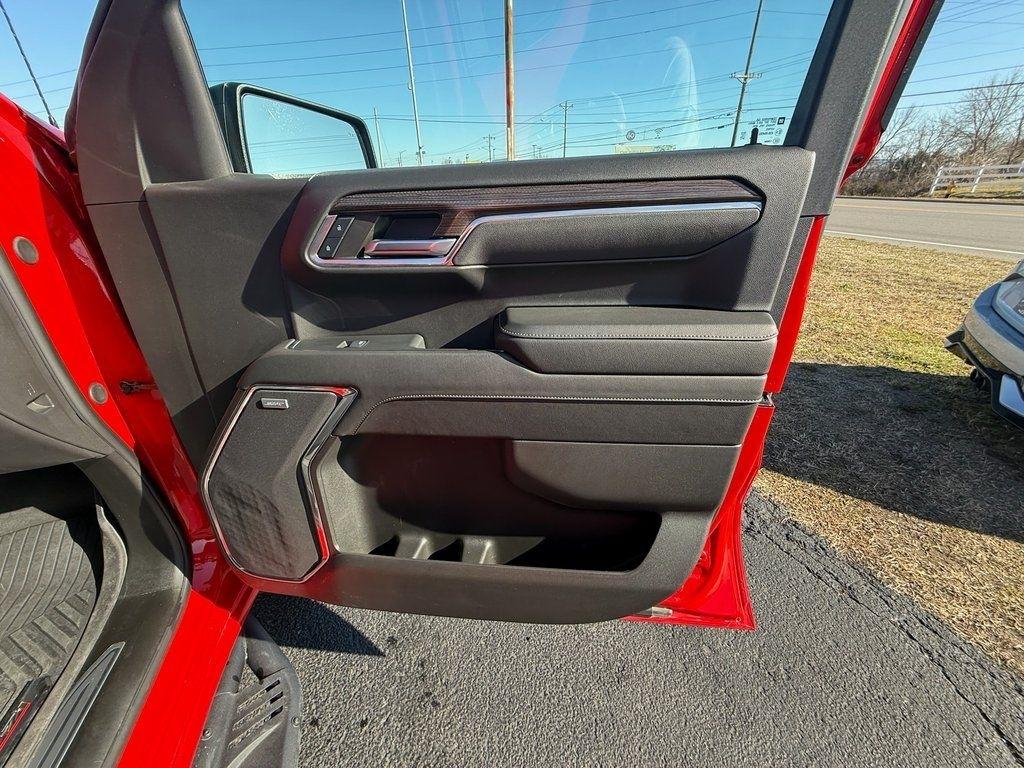 Chevrolet Silverado 1500 Trail Boss LT Crew Cab 4WD 2024