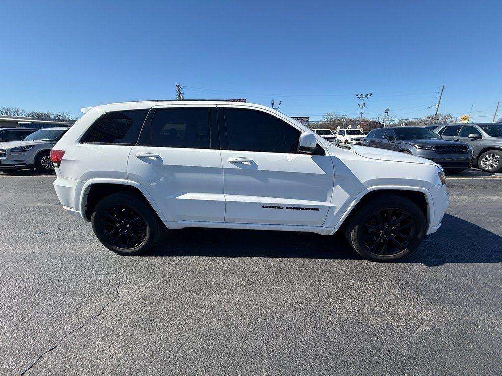 Jeep Grand Cherokee Laredo 4WD 2018