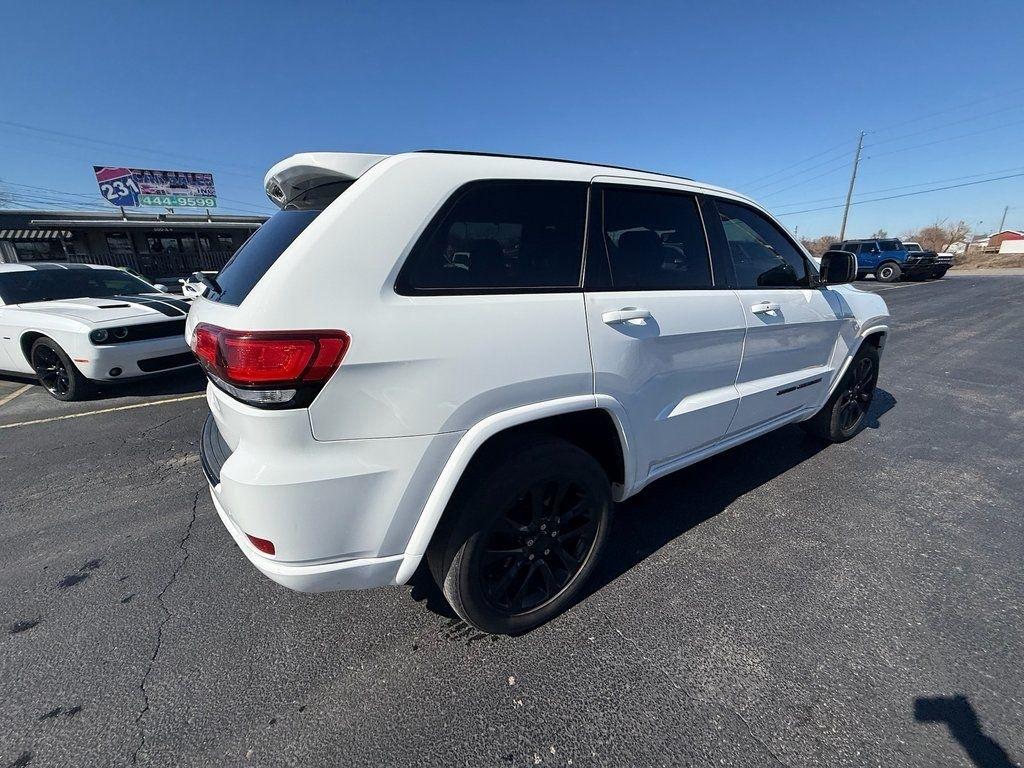 Jeep Grand Cherokee Laredo 4WD 2018