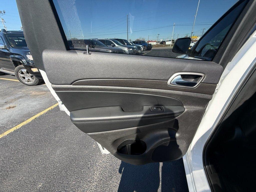 Jeep Grand Cherokee Laredo 4WD 2018