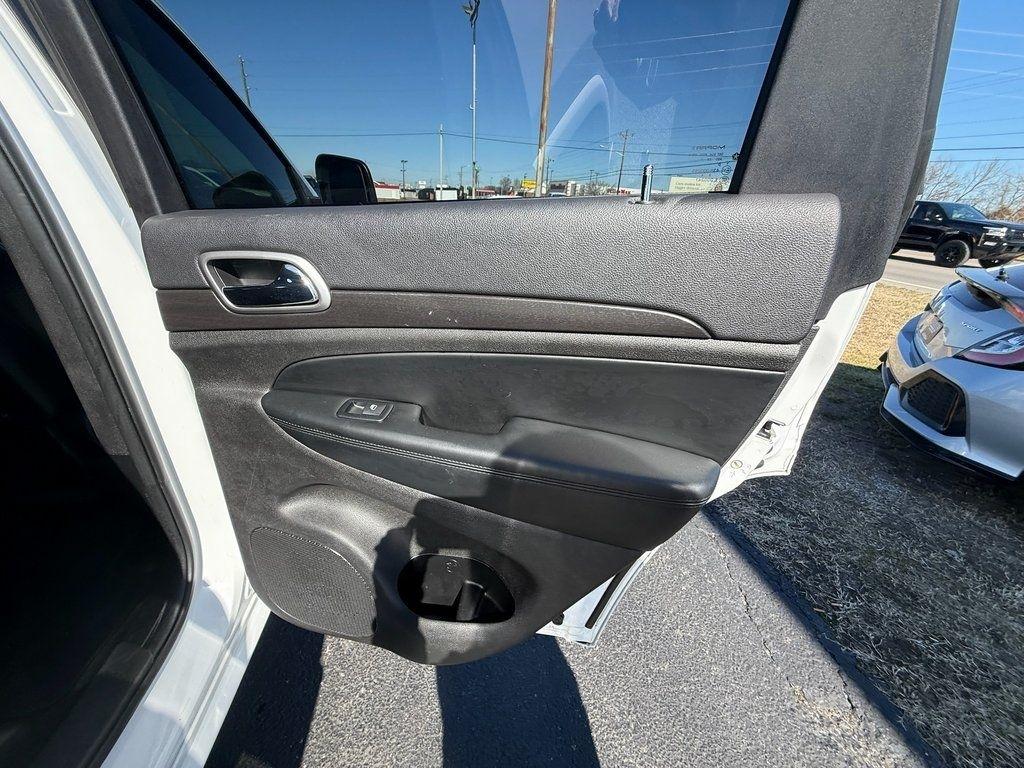 Jeep Grand Cherokee Laredo 4WD 2018