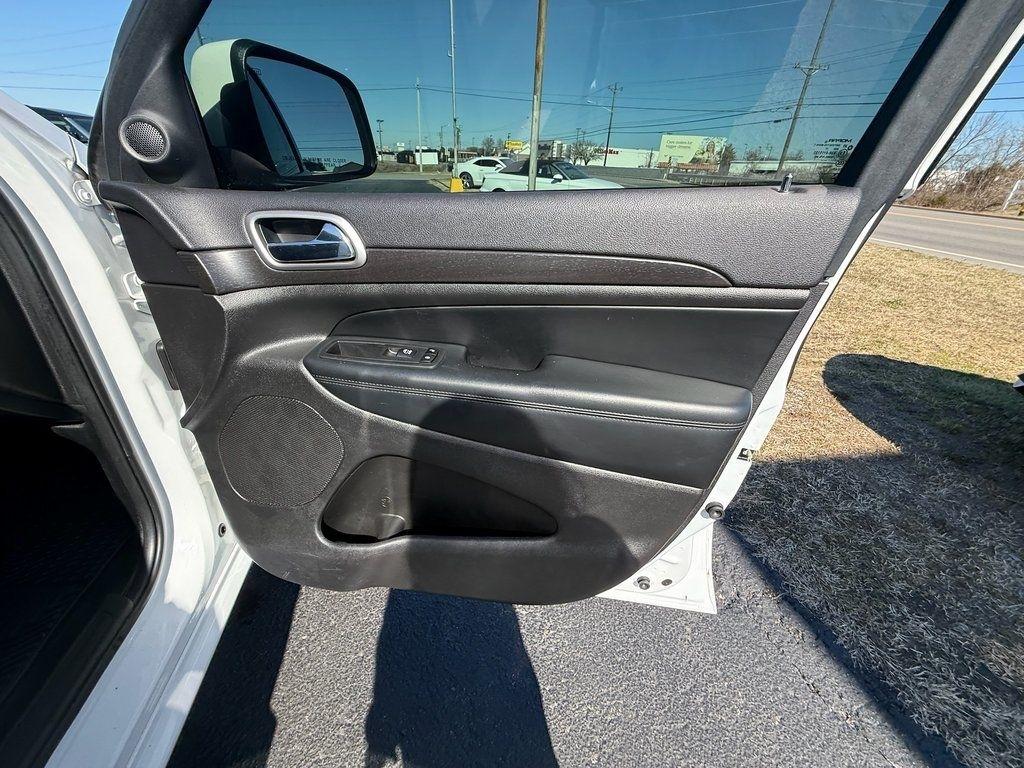 Jeep Grand Cherokee Laredo 4WD 2018