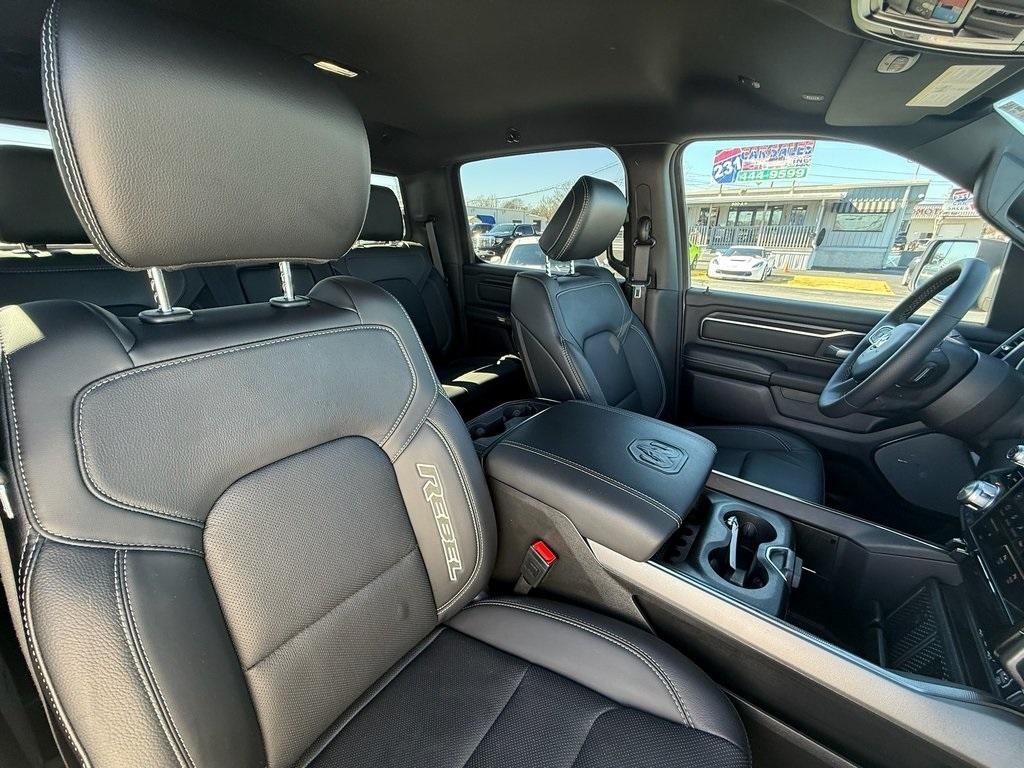 RAM 1500 Rebel Crew Cab SB 4WD 2025