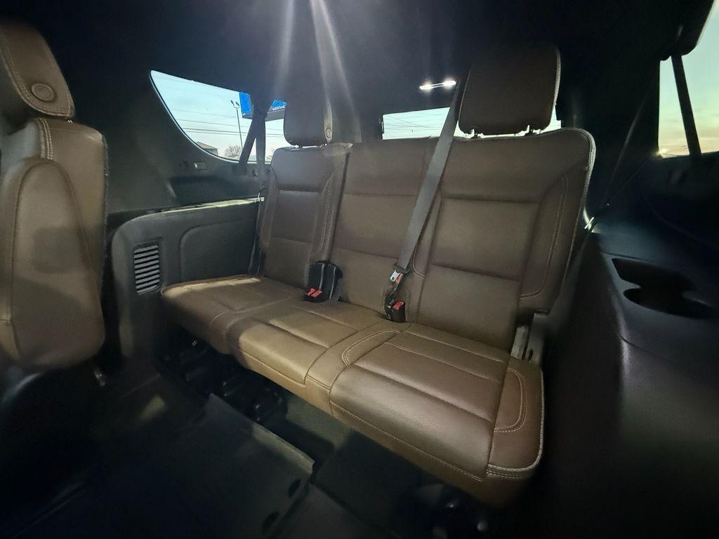 Chevrolet Suburban High Country 4WD 2023