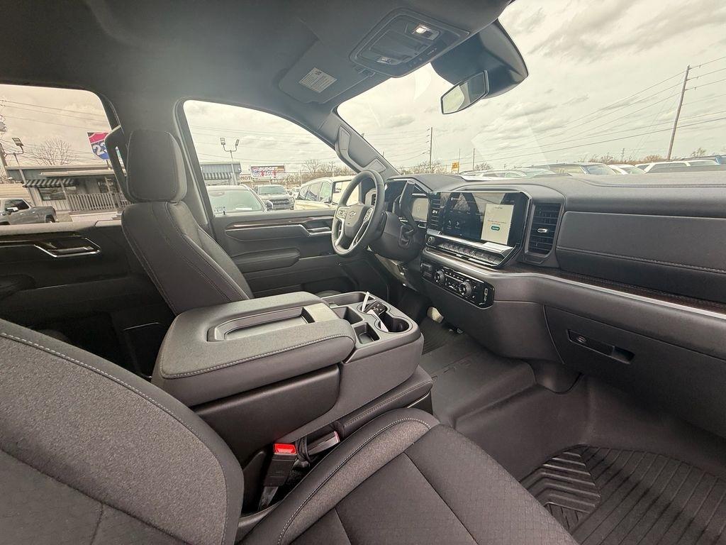 Chevrolet Silverado 1500 High Country Crew Cab 4WD 2026