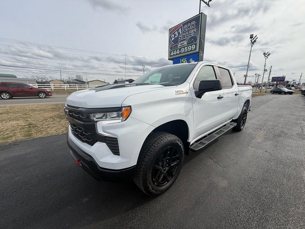 Chevrolet Silverado 1500 LT Trail Boss Crew Cab 4WD 2026